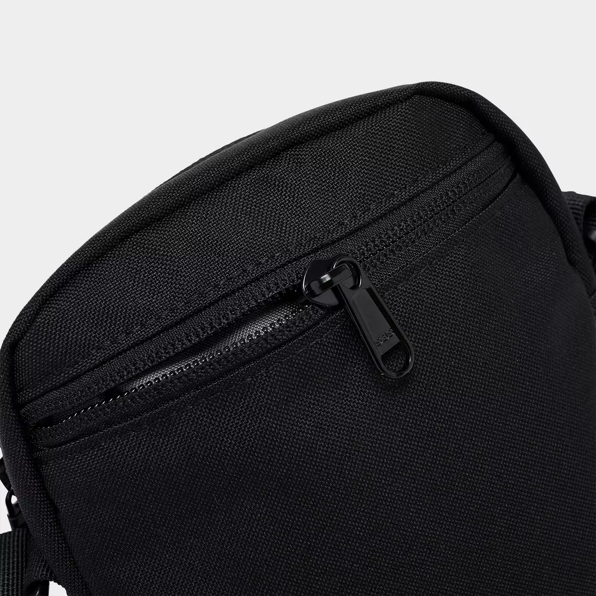 Jester Crossbody