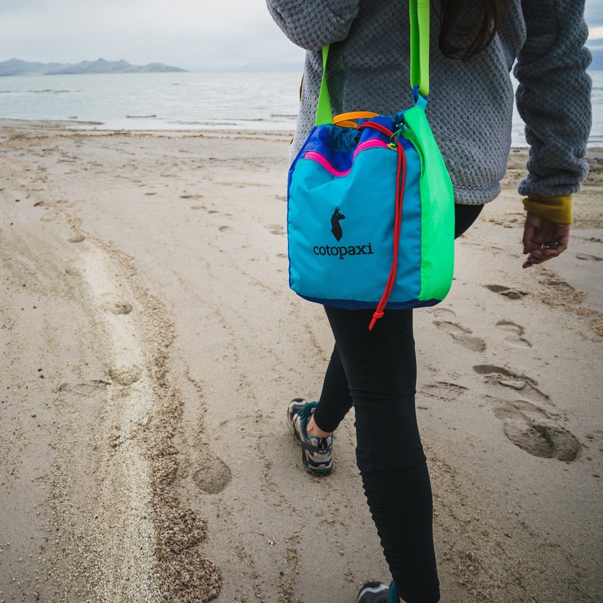 Camaya Satchel - Del Día SURPRISE Satchel